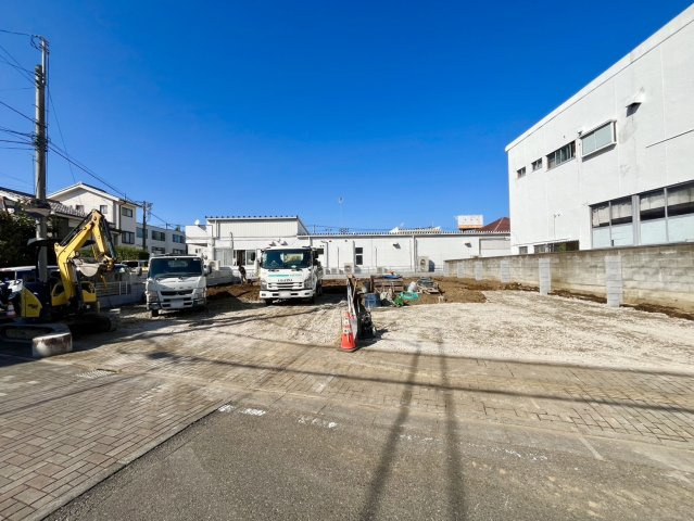 【Livele Garden】　古河市東本町　全2邸の前面道路含む現地写真|古河駅まで約1.4km、徒歩17分♪南道路陽当り良好！全2棟現場です（＾＾）ぜひ、お気軽にお問い合わせください♪
2026年9月撮影