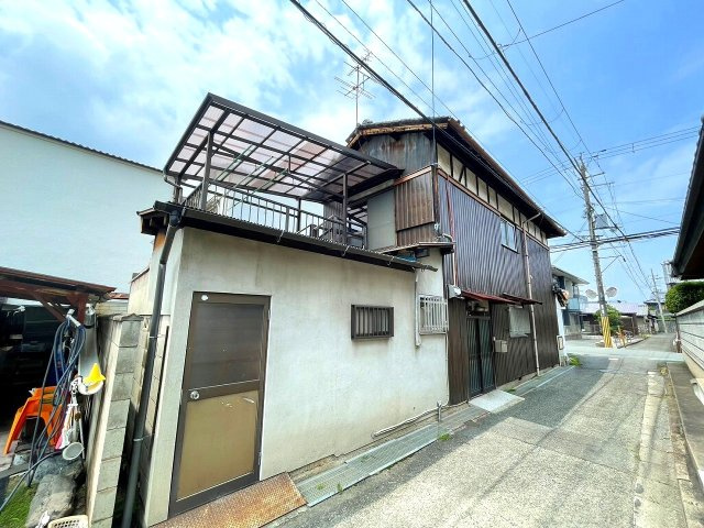 西九条町貸家の外観