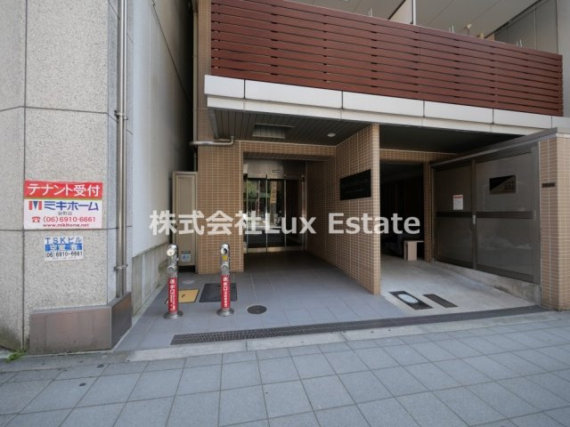 フレンシアノイエ内本町のエントランス