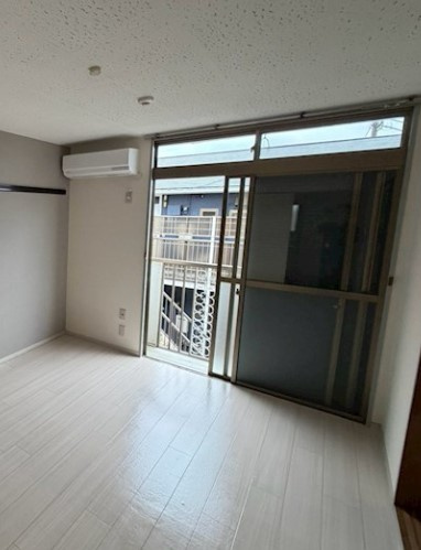 平塚市袖ケ浜のアパートの居間・リビング