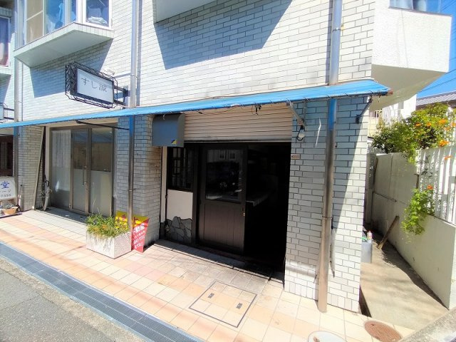 豊中市上野東３丁目の店舗事務所