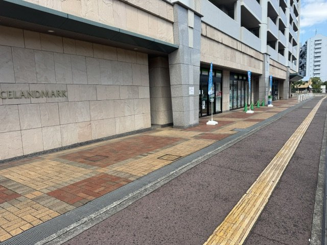  | グレイスランドマーク堺・光明池 | 1Fにコンビニがあるので、帰りが遅くても明るく安心感があり、深夜でもお買い物ができますね。