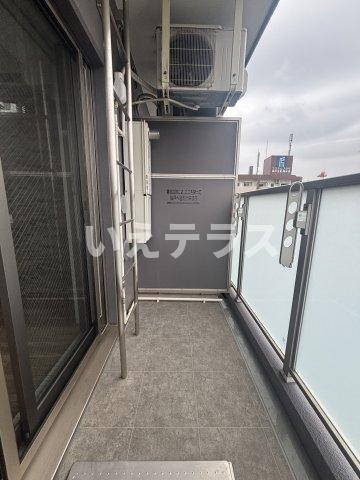 セレニテ神戸元町クレアのバルコニー|バルコニーからの眺めを楽しみながら食事をしませんか
