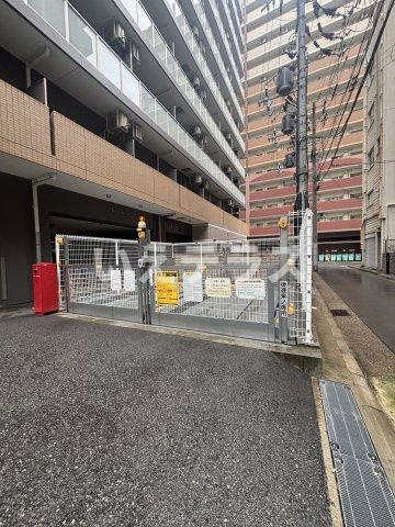 セレニテ神戸元町クレアの駐車場|駐車場に車を止められます
