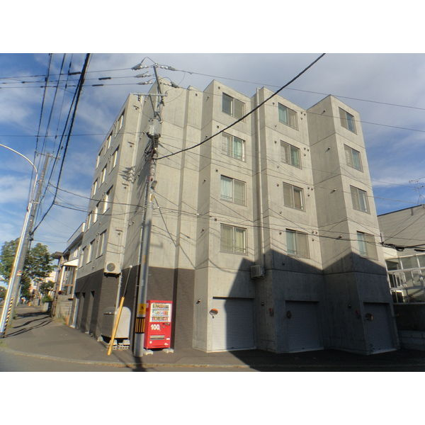 札幌市東区本町二条１丁目の賃貸マンションの外観