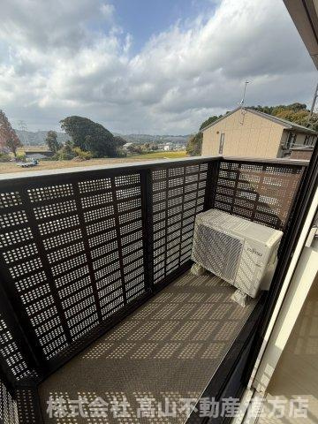鞍手郡鞍手町大字新北のアパートのバルコニー