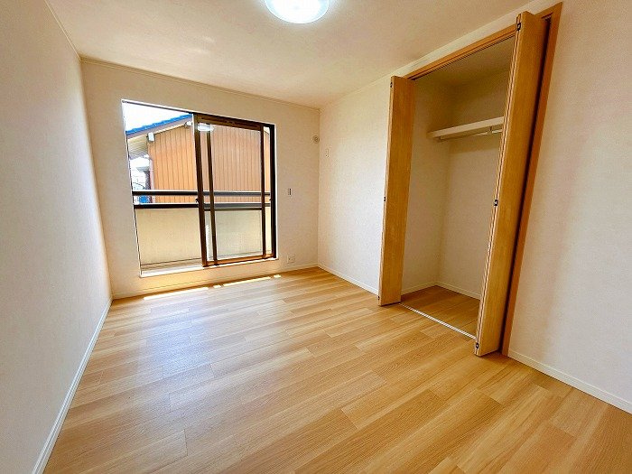 リフォーム　中古戸建　丹羽郡扶桑町柏森　平成7年築の洋室|南東側洋室