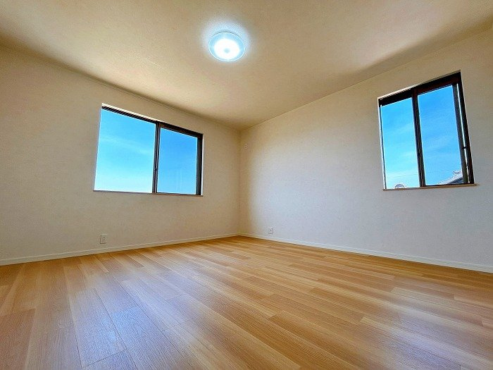 リフォーム　中古戸建　丹羽郡扶桑町柏森　平成7年築の洋室|西側洋室