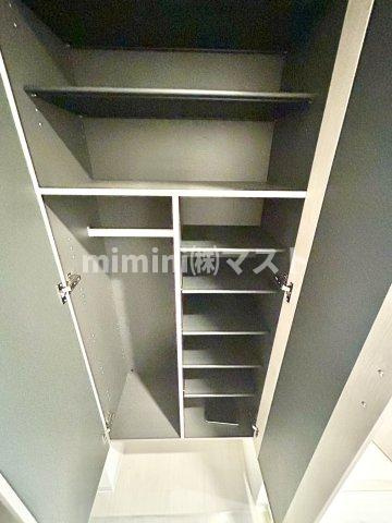 メゾンドボヌール弁天町の玄関