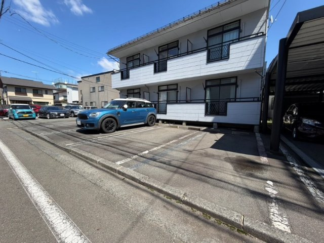 パインズフラットの駐車場