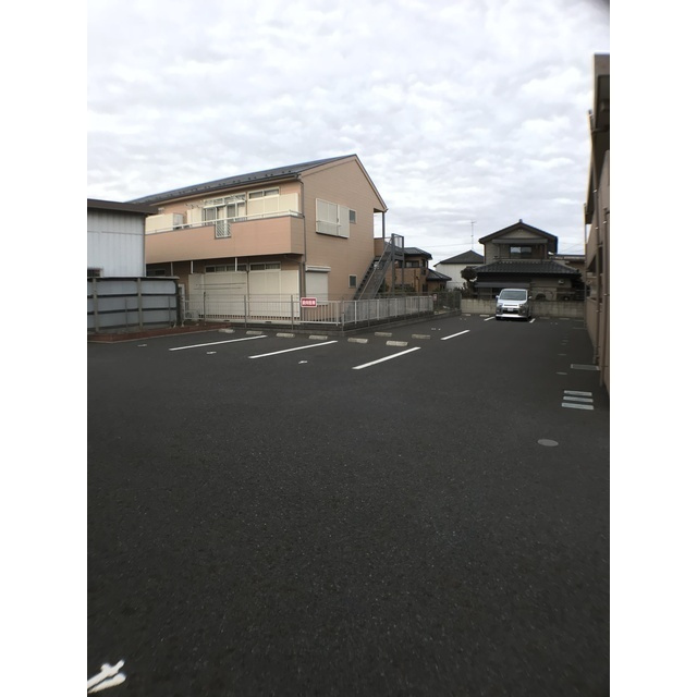 フラシーズ パティオの駐車場
