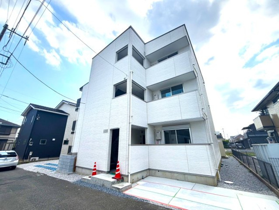 リバーブ西大宮のエントランス