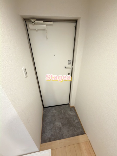 リバーブ西大宮の玄関
