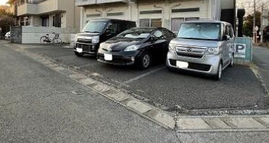 シンセイ１号棟の駐車場
