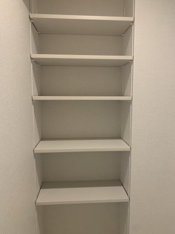 岸和田市磯上町１丁目のハイツの収納|ちょっとした収納スペースも充実しています