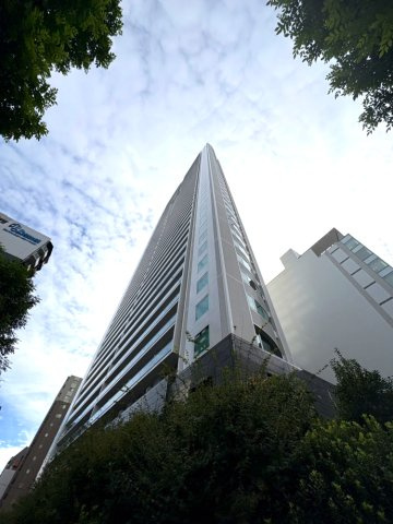 シティタワー大阪の外観|住友不動産旧分譲『シティタワー大阪』。地上50階建・総戸数357戸、都心に佇むタワーレジデンスです。