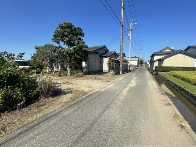 氷川町鹿野戸建ての前面道路含む現地写真