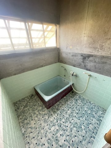 氷川町鹿野戸建ての浴室