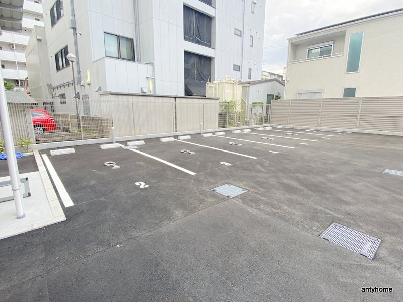 エスリード長居公園PARK AVENUE　仲介手数料無料の駐車場