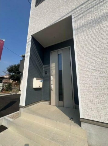 クレイドルガーデン熊本市中央区国府本町第５－２号棟のエントランス