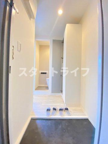 大阪市東淀川区下新庄２丁目の賃貸マンションの玄関