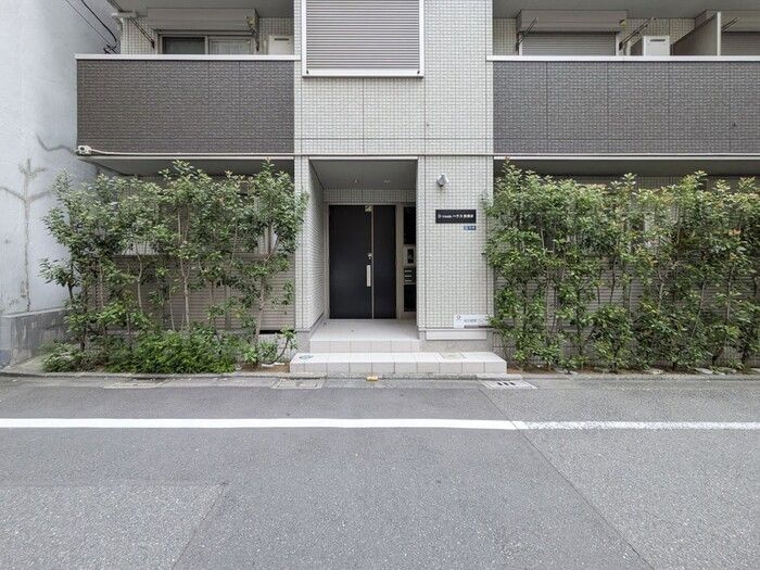 D-roomハウス秋葉原のエントランス