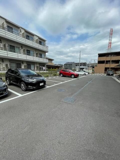 カリーチェ八潮の駐車場