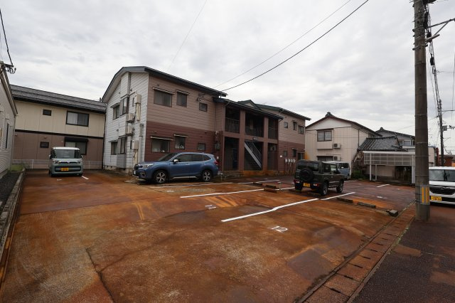 見附市昭和町２丁目のアパート