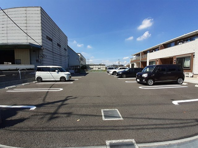 メゾン　ソレイユⅢの駐車場