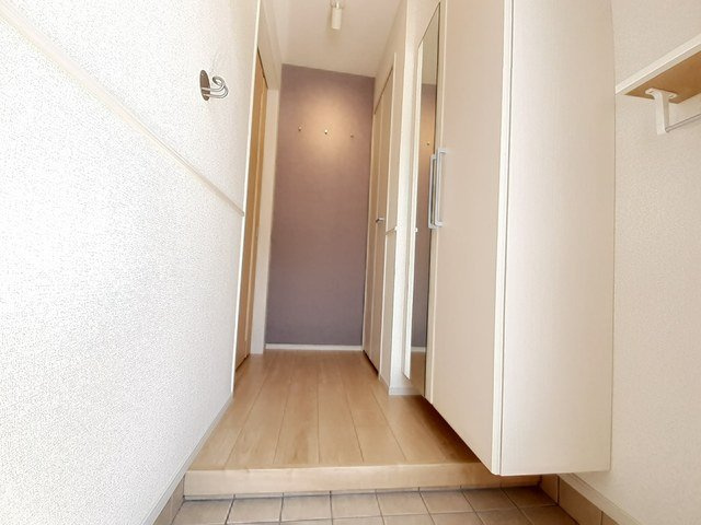メゾン　ソレイユⅢの玄関