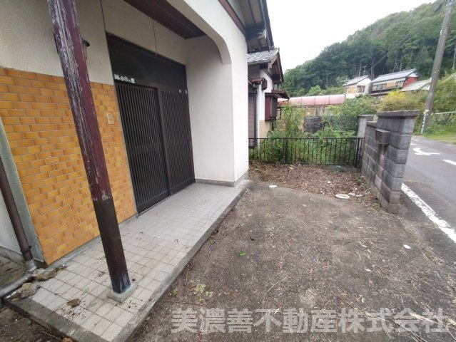 ６７３４１　岐阜市粟野中古戸建の外観