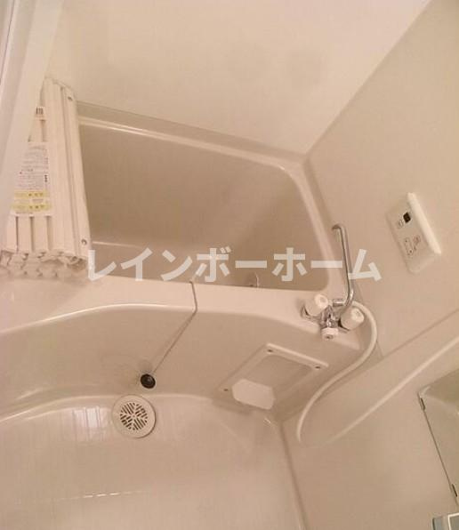 和光市本町のアパートの浴室