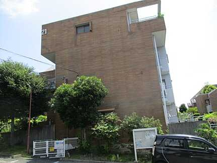 鈴が峰第2住宅21号棟の外観