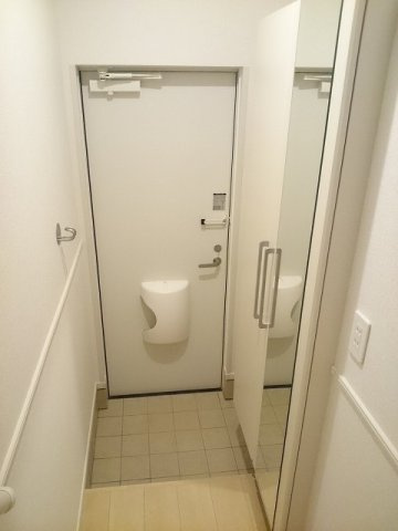 グッド９４６の玄関