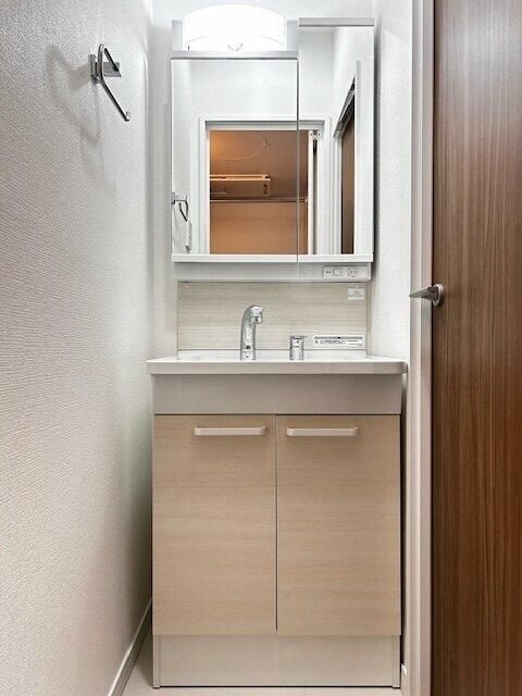ライオンズマンション大山金井町の洗面所|広い洗面スペース