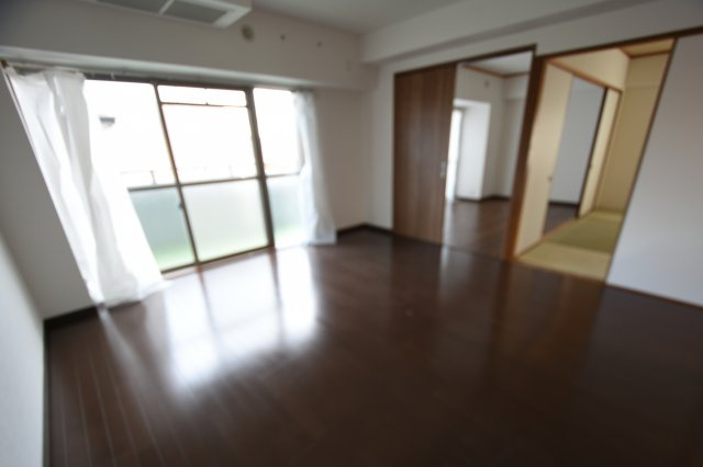 南向きで陽当たり良好なお部屋です♪