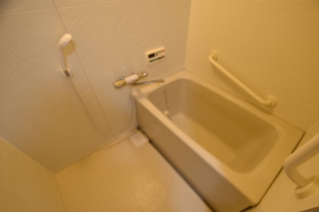 シンプルで使いやすい浴室です！