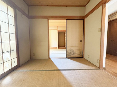 【和室】 | 西宮市段上町　中古戸建 | 4.5帖と6帖の二間続きの和室
