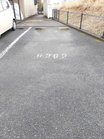 メゾンエクセルＢの駐車場