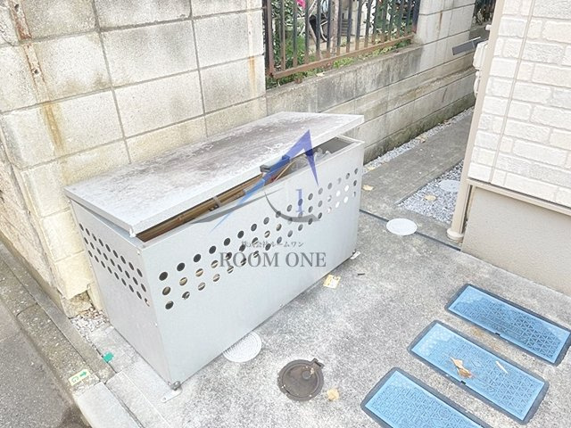 ホワイトハウス のその他共用部分|共用ごみ置き場です。