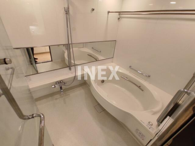 横浜市西区みなとみらい４丁目の賃貸マンションの浴室