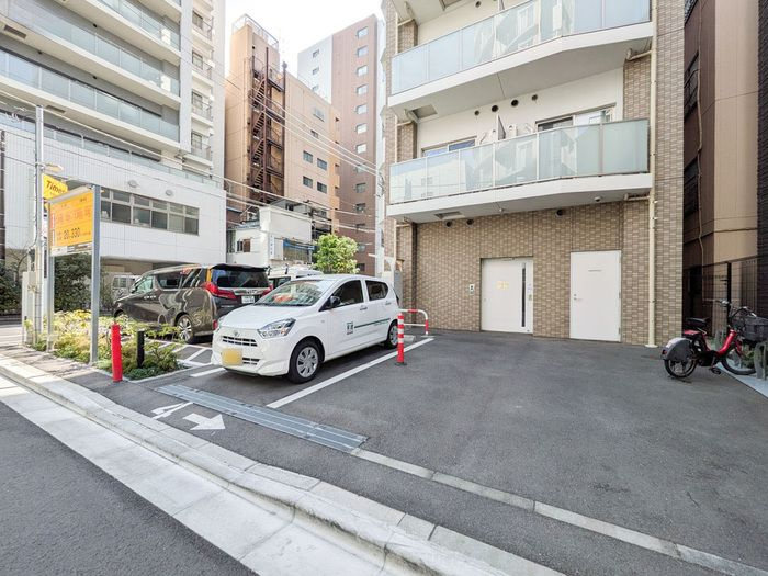 ホウエイコート秋葉原の駐車場