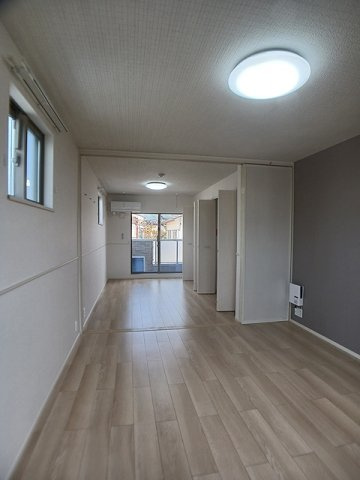 ヒカルサ新潟関屋の居間・リビング