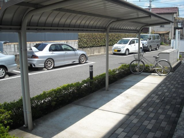 レオパレスＭＮ　ＨＯＵＳＥのその他|屋根付き駐輪場