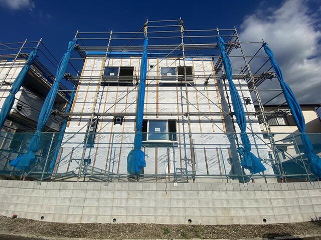 裾野市平松の新築一戸建の外観|建築中（９／２２撮影）