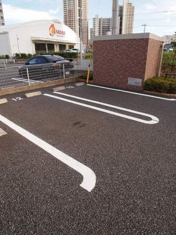 アビタシオン柏の葉の駐車場