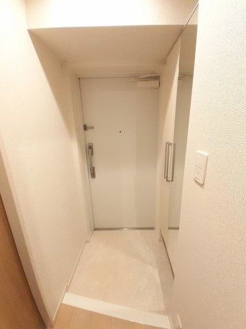 メゾン　イースト　ゼロの玄関