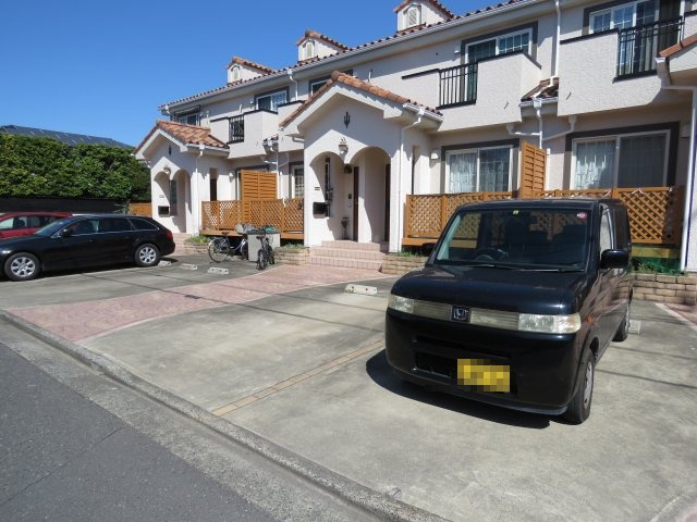 ヴァンソレイユの駐車場