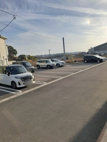 クラシコＡの駐車場|車をお持ちの方に嬉しい駐車場付きの物件です
