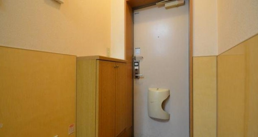 ボヌールＢ棟の玄関